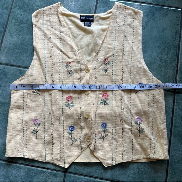 VTG Light Yellow Ditsy Floral Embroidered Vest - Picture 11 of 12